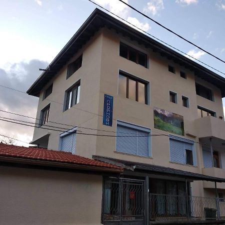 Guest House Proynovi คาโลเฟอร์ ภายนอก รูปภาพ