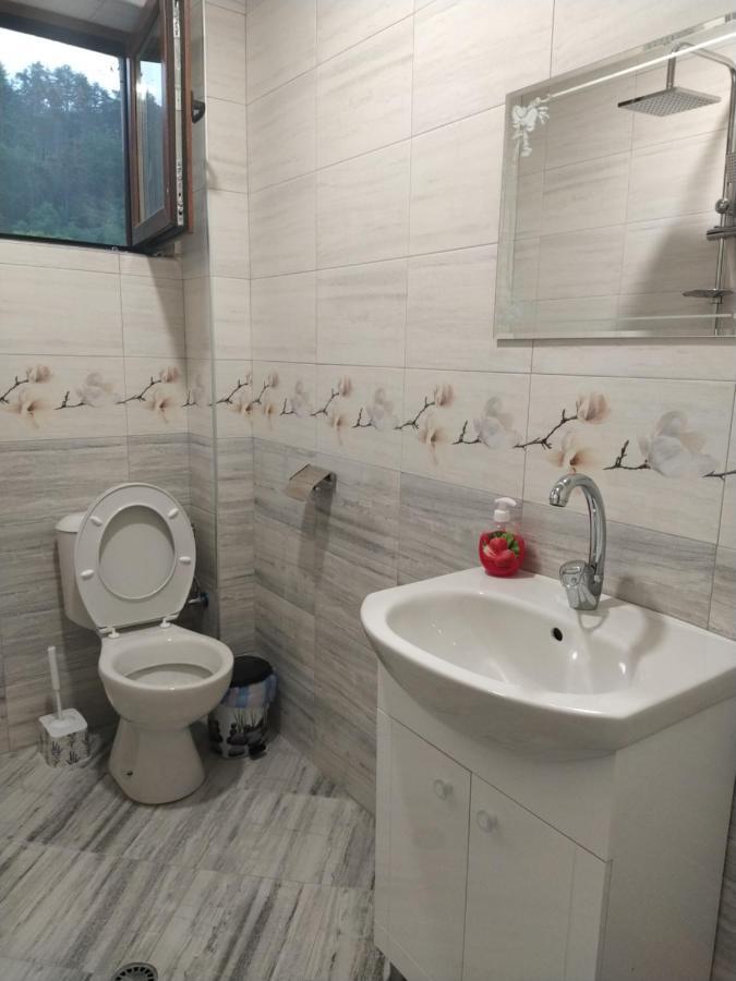Guest House Proynovi คาโลเฟอร์ ภายนอก รูปภาพ