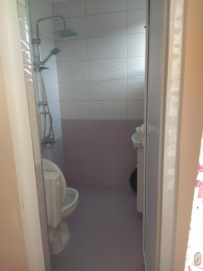 Guest House Proynovi คาโลเฟอร์ ภายนอก รูปภาพ
