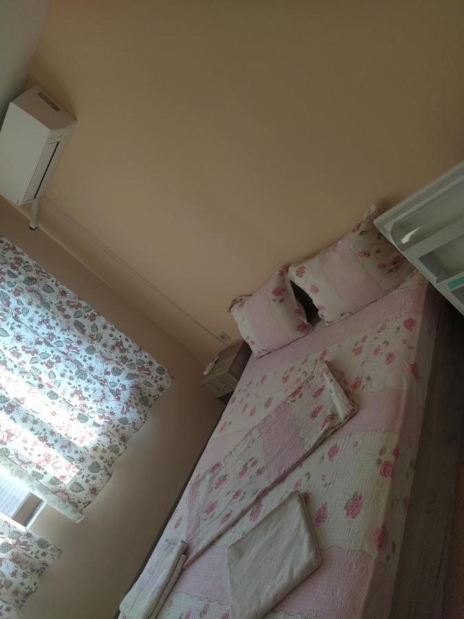 Guest House Proynovi คาโลเฟอร์ ภายนอก รูปภาพ
