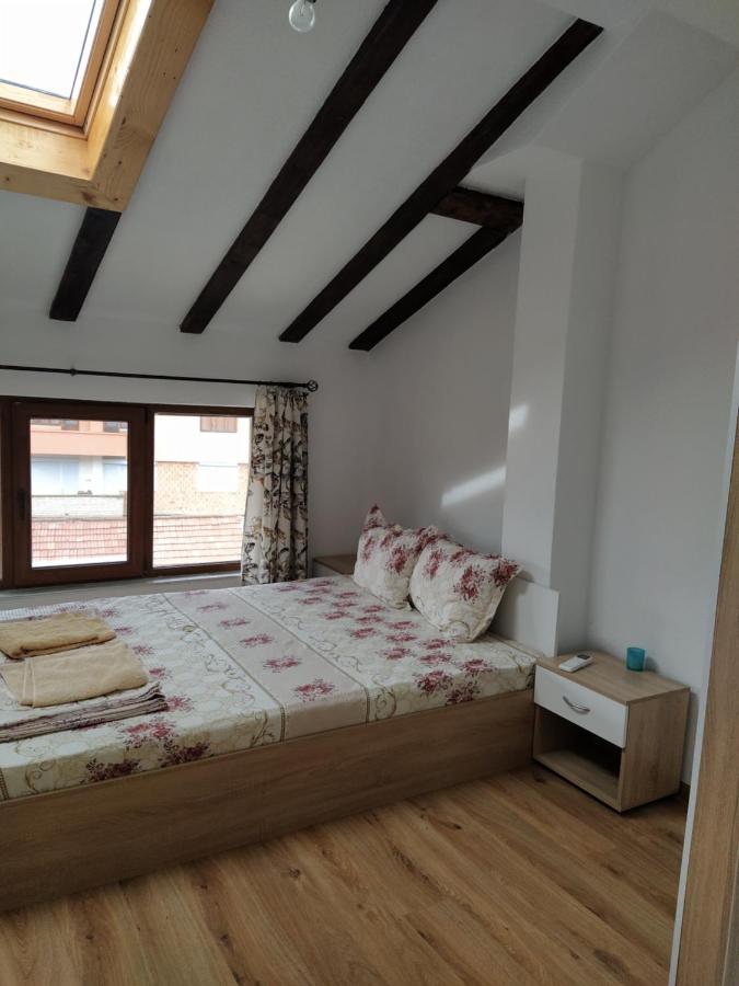 Guest House Proynovi คาโลเฟอร์ ภายนอก รูปภาพ